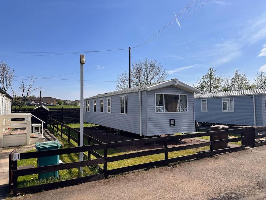 3-Bedroom Swift Caravan - Uddingston, Глазгоу Екстериор снимка