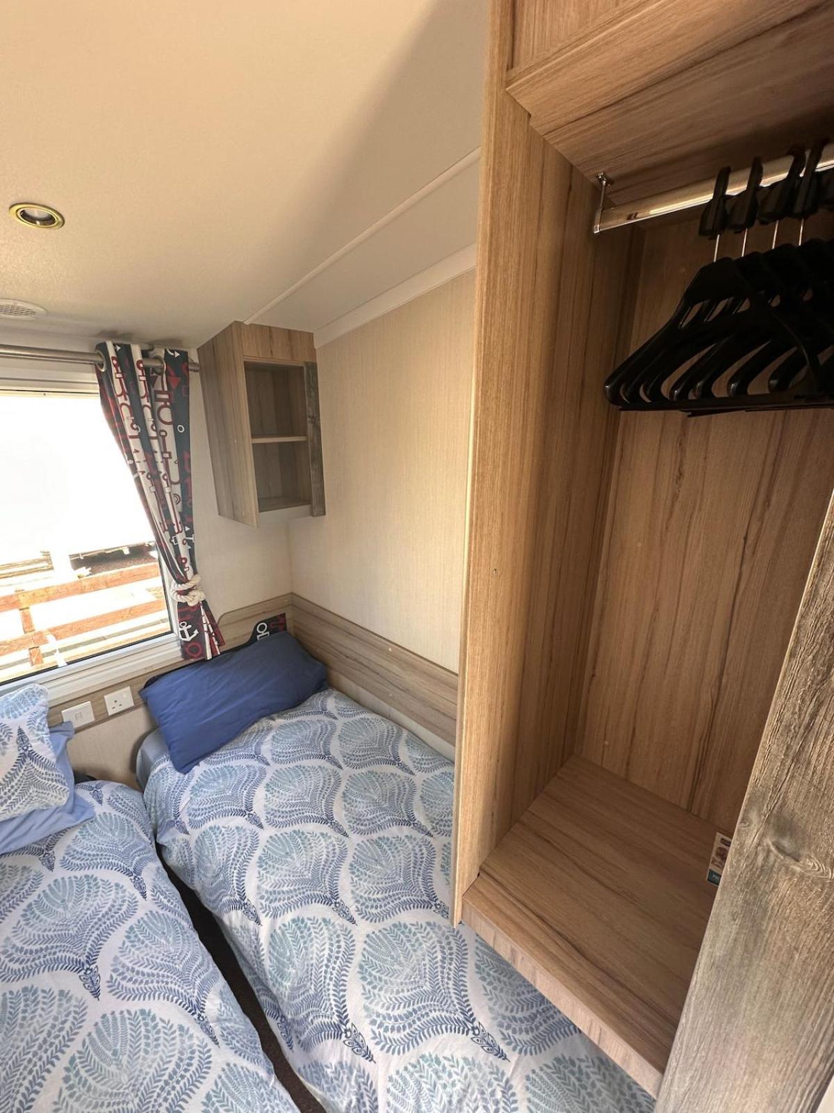 3-Bedroom Swift Caravan - Uddingston, Глазгоу Екстериор снимка