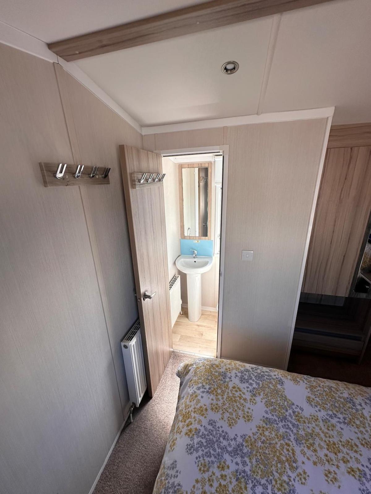 3-Bedroom Swift Caravan - Uddingston, Глазгоу Екстериор снимка