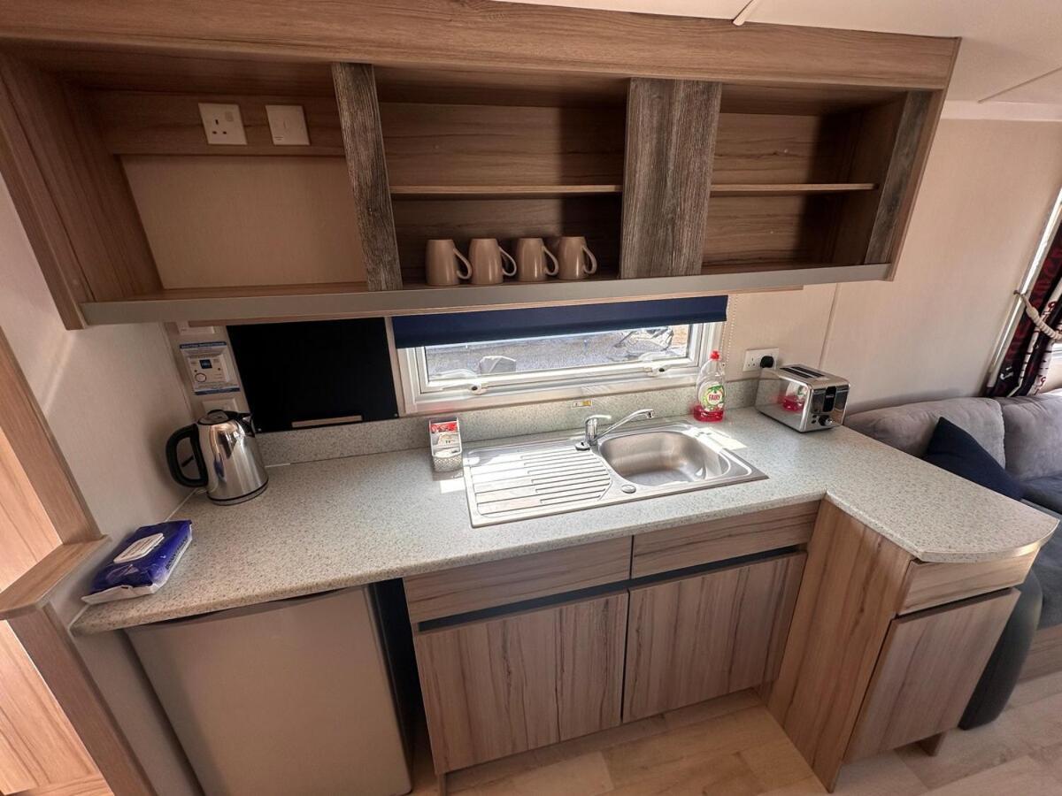 3-Bedroom Swift Caravan - Uddingston, Глазгоу Екстериор снимка