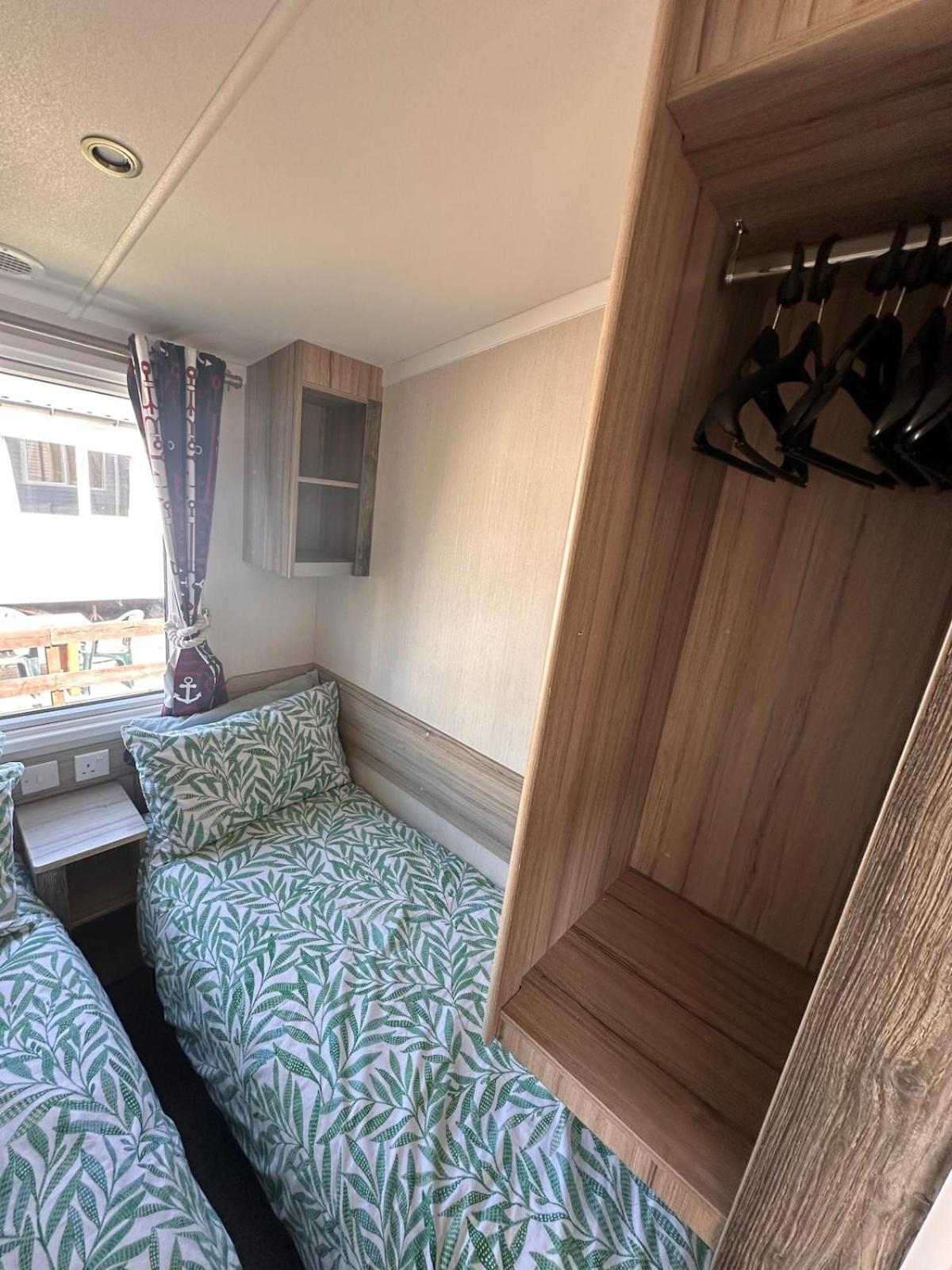 3-Bedroom Swift Caravan - Uddingston, Глазгоу Екстериор снимка
