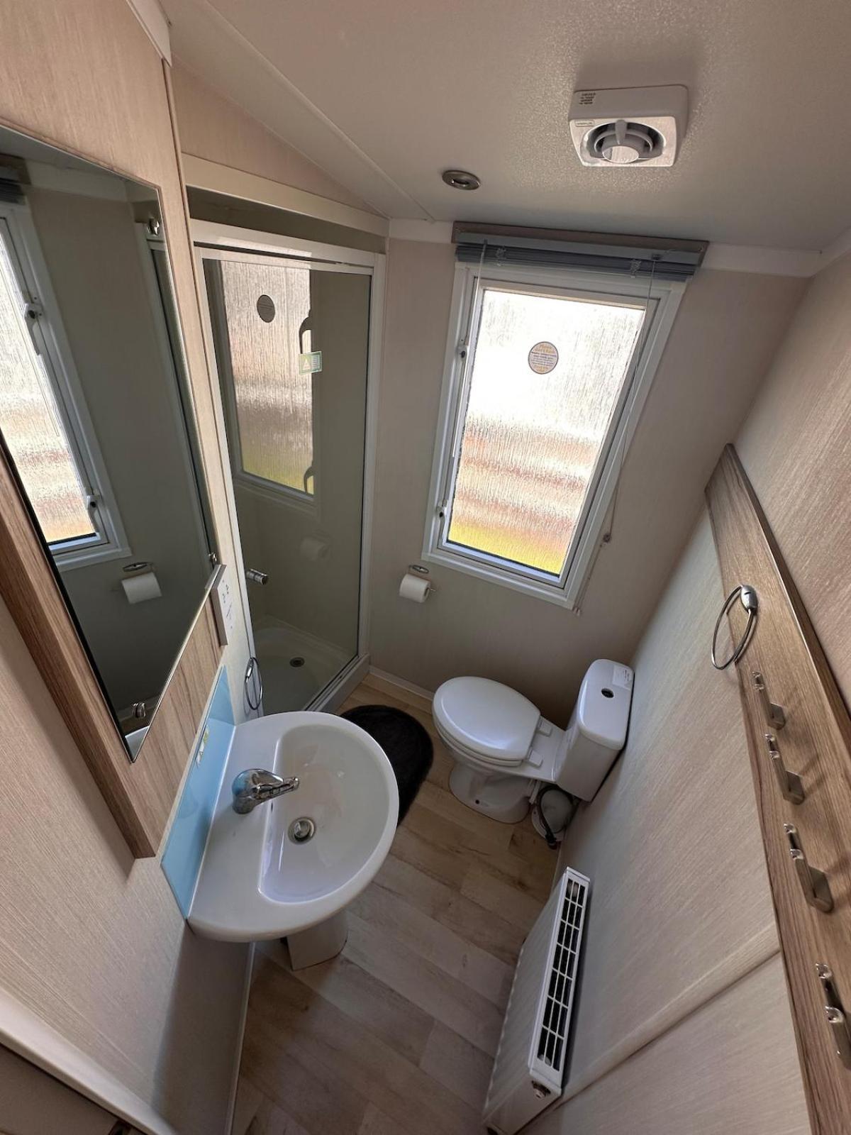 3-Bedroom Swift Caravan - Uddingston, Глазгоу Екстериор снимка